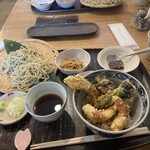 Sobaya Koufuku - ランチニハ蕎麦セット　ざる、かけ、胡桃？が選べたかな？