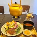 アジャーラー - 