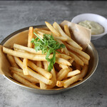 フライドポテト、チリマヨディップ