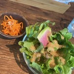 TOKYO CLASSIC CAMP CAFE - 「シーフードドリア」に付くサラダとにんじんラペ