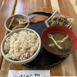 キッチンはらぺこ - 料理写真:ランチ　好きなおかず3品　ご飯(玄米) 味噌汁
