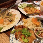 タイレストラン Smile Thailand - ヤムウンセン、トムヤムチャーハン、ガイヤーン