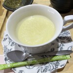 トーフカフェおおはたや - 豆乳ホット、温かいので湯葉の様な膜が張っていました