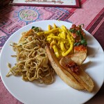 アンナプルナ カレー＆ビュッフェ 池下店 - ビッフェ　ネパール風焼きそば　アチャール　豆腐のマリネ　激辛ソース添えフライドポテト