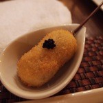 ワインと串揚げ こぱん - うずらの煮玉子とランプフィッシュキャビア。