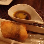 ワインと串揚げ こぱん - 紋甲イカと季節野菜の黄身ポン酢。
      