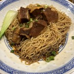 香港麺 新記 - 牛バラつゆなし麺/香港麺