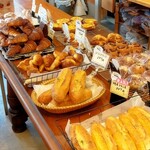 Fleur - いろんな種類のパンが並んでいます