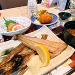 Hokkaino Mikaku Hokkaidou - 魚(焼きホッケ)とコロッケ(蟹クリーム)定食