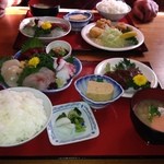 刺身４点盛＋カルビ塩焼き（ボリューム満点）