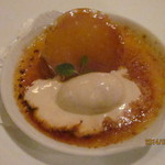 レストラン　ミュゼ - クリームブリュレ　紅茶のアイスとパイナップルのコンポート