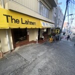 龍朋 - 看板を見て奥様
                                
                                『この看板ジワジワ来るわー』と…
                                
                                Lahmenってのは確かにねー（笑）
                                
                                老舗の街中華『龍朋』さん