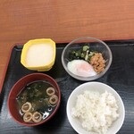 大衆食堂 半田屋 - とろろとオクラと納豆と温玉のねばねばと味噌汁