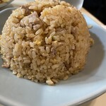 龍朋 - シンプルなチャーハン…コレもうまいっす！
      
      ラードとチャーシューの脂
      
      チャーシューの旨みが染みた絶品♡