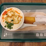 239622013 - 鹹豆漿加油條720円だよ