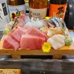 一福鮨 - 刺し身盛り合わせ（とりあえず何か）