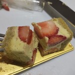 ア コテ ドゥ テ - 