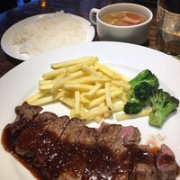 渋谷アチェーゾ - サーロインステーキ　オニオンソース　1,680円