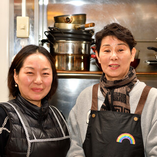 “全部在店里手工制作”韩国的“母亲之味”让人心旷神怡。