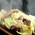 ホルモン藤虎 - 豚キャベ鉄板