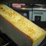 Bistro Suu3 - 【女性に大人気】国産チーズ使用　花畑牧場ラクレットチーズがけ