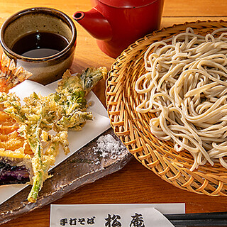 Boasts a rich aroma and smooth taste! Transparent “Nihachi Soba”
