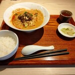ビストロシノワ陽 - 担々麺 990円