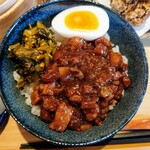 Shokudou Neko To Tora - 令和6年3月 ランチタイム(11:00〜14:00)
                        魯肉飯 税込800円