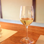 Cucina Italiana 東洞 - グラス白 (700円)