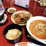 中華料理 頤和園 - 油淋鶏定食、スープを抜きにしてます。