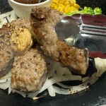 ペッパーランチ - 肉塊ハンバーグ　持ち上げ