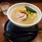 節系とんこつらぁ麺　おもと - 