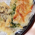 魚民 - 4種のチーズせんべい・４３８円