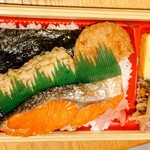 パレマルシェ - 海苔弁（紅鮭）20%OFF　395円