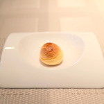 Cucina Italiana 東洞 - 付き出し：チーズ風味のプティシュー