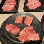 Waｇyuuyakiniku aokiya - 