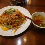 ディップパレス - パッタイ（1,250円）