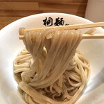 中華そば 桐麺 - 風味抜群の全粒粉が入った艶やかな平打ちの自家製麺‼️