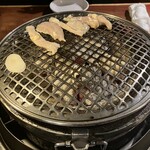 本格炭火焼肉 金剛園 maimai亭 - がつ焼き始めました！