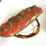 ラ・デルニエール・ブシエ - デンマーク産モッツァレラといくらのブリュスケッタ