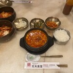 赤坂韓国料理・焼肉 兄夫食堂 - 