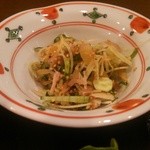 鮨 波やし - カリカリ梅とたくわんのサラダ風