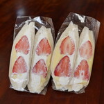パパサンドのお店 はとぽ - ちょっと贅沢ないちご