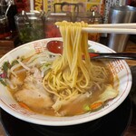 豚吉 - みそラーメンの麺