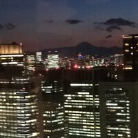 シグネチャー - 席より   遠くに富士山