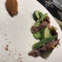 鉄板焼き あさひ - ズッキーニとアスパラとスナップエンドウをホタルイカのパテでいただきます！新鮮！