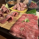 焼肉 肉萬 - 