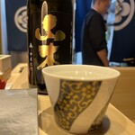 立喰い鮨 浩也 - 日本酒2杯目(特典サービス)