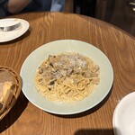 Sakanabaru - つぶ貝とボルシチのクリームパスタ！歯応え！美味！