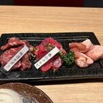 肉処泰山 - ランチセットのお肉は鶏肉と泰山カルビと特選さがりの３種盛でした。